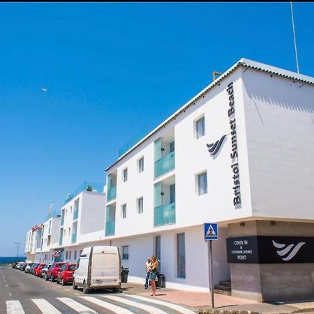 Bristol Sunset Beach Private Apartment كوراليهو المظهر الخارجي الصورة
